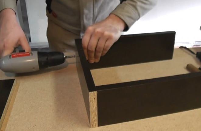 Доски надо распилить на равные части и соединить между собой